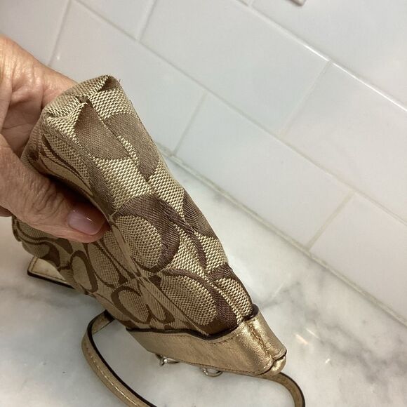 Coach Jacquard Signature Logo Pleated Clutch Wristlet - Picture 8 of 11